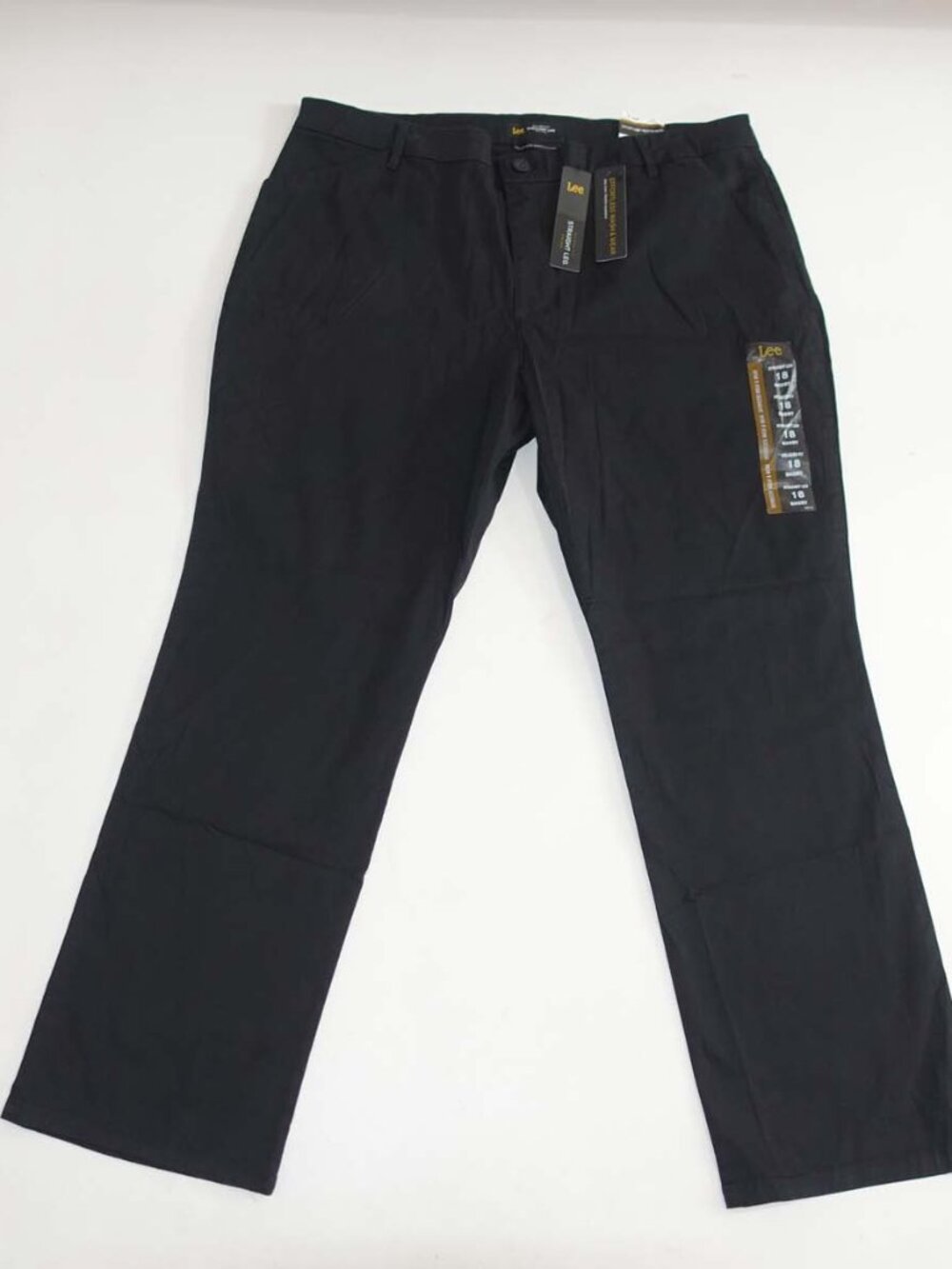 Lee Women's Relaxed Fit Straight Leg Pants Size 18 Short NWT Black Mid Rise 18S